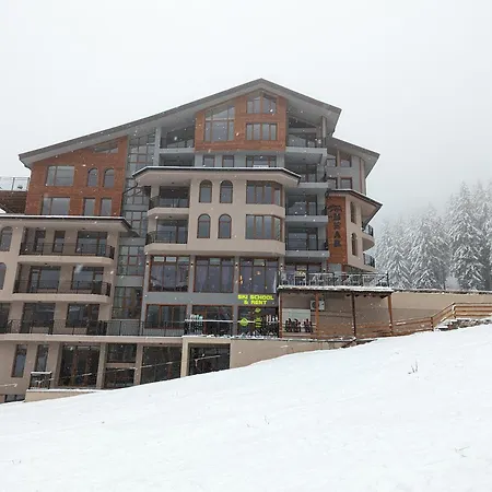 Apartment Pine & Wine Bathtub *