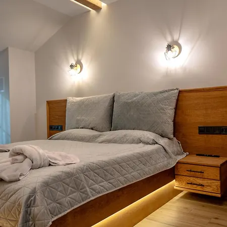 Pine & Wine Bathtub Apartment Pamporovo