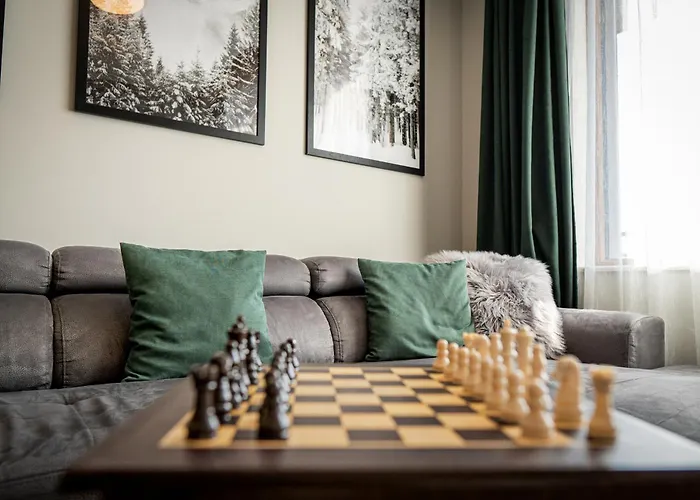 Apartment Pine & Wine Bathtub