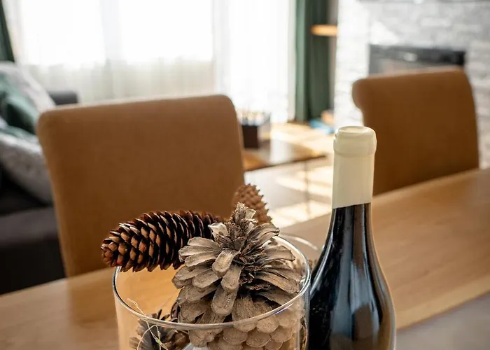 Apartment Pine & Wine Bathtub *