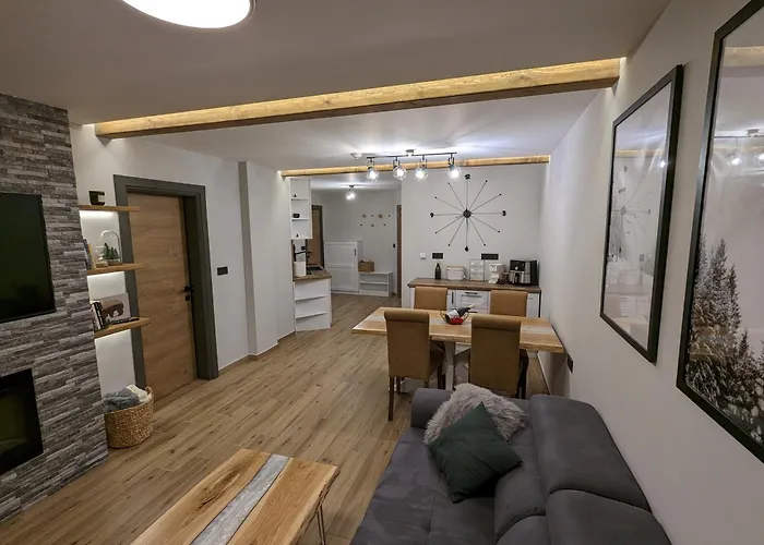 Pine & Wine Bathtub Apartment